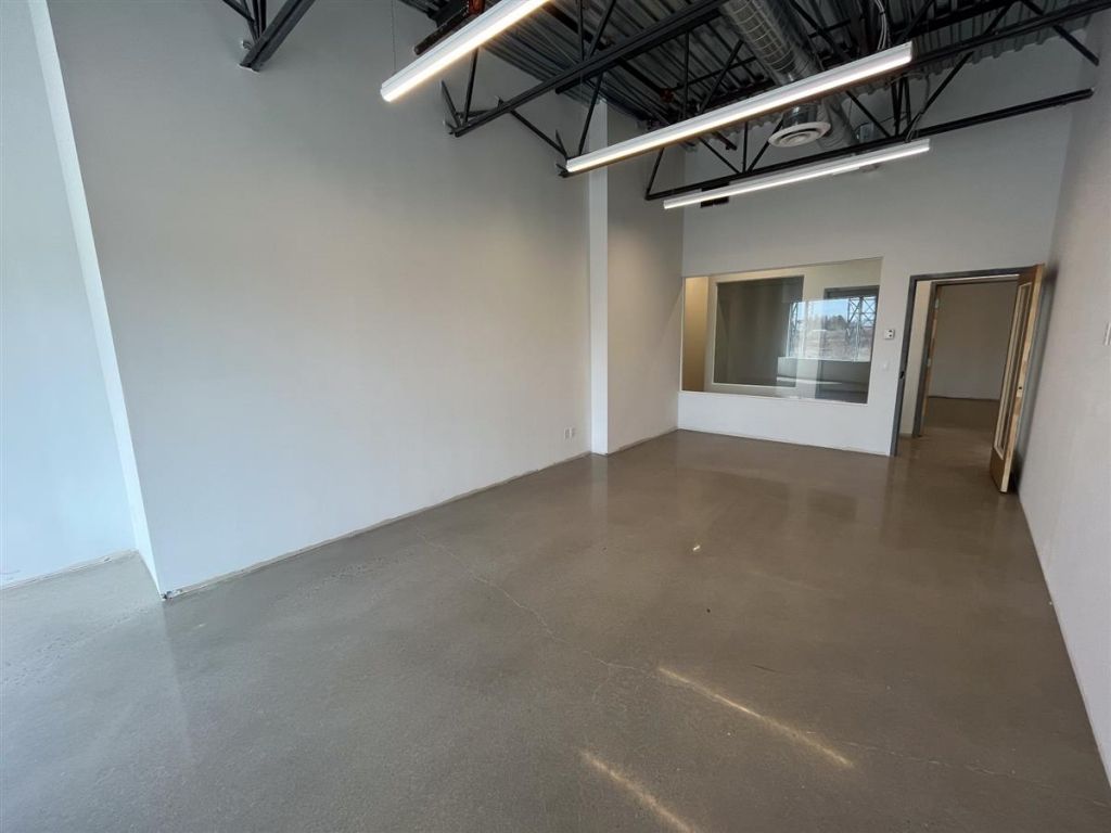 Bureau � louer � 17990 Rue des Gouverneurs, local 105-200, Mirabel