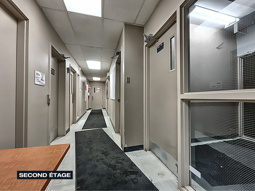 Industrial/Commercial space for lease - Jonqui�re - 400 to 10,500 ft2 