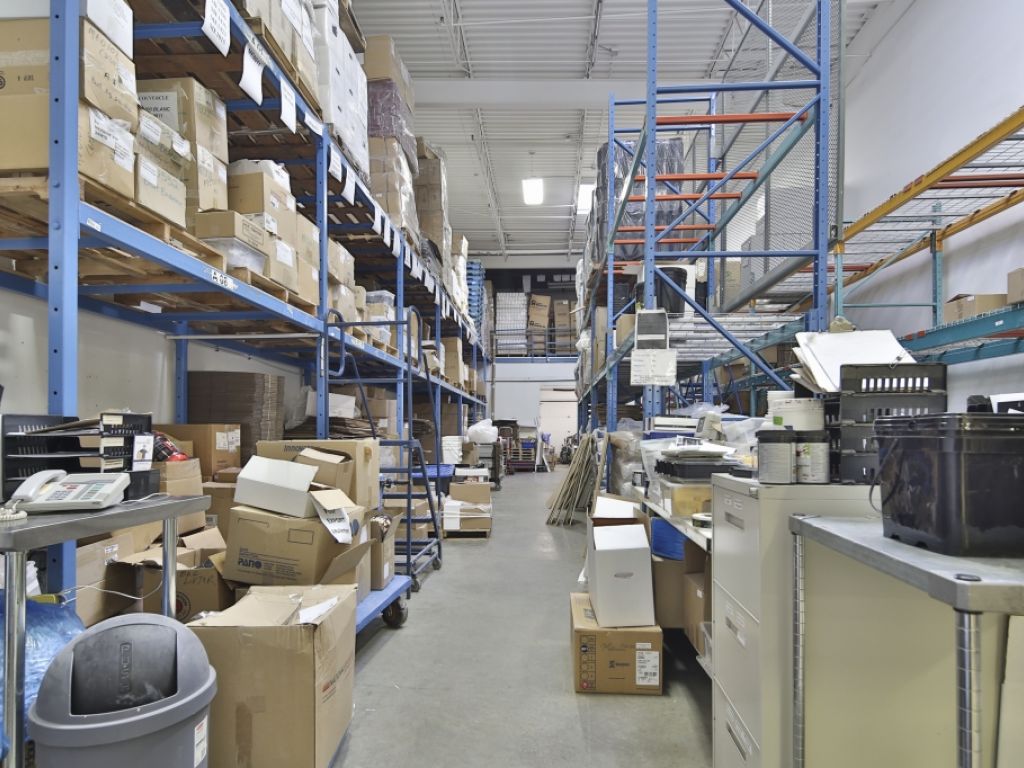 MAGNIFIQUE LOCAL INDUSTRIEL � LOUER