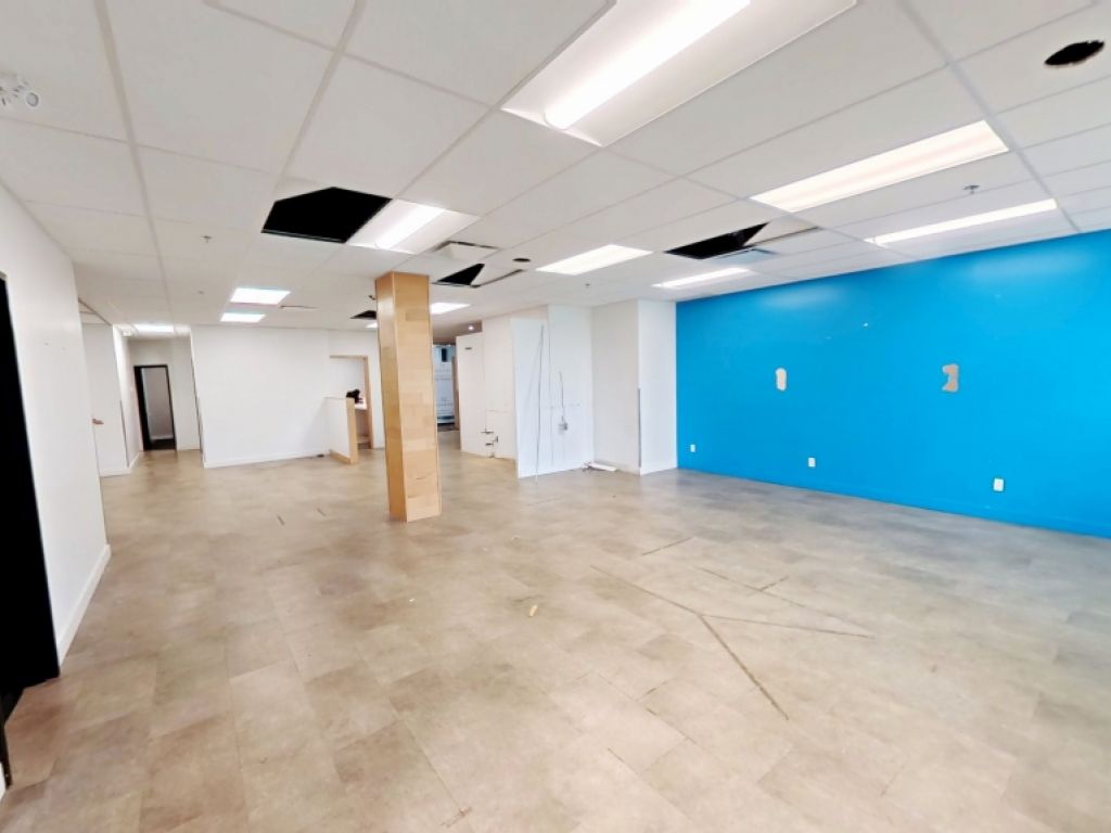 Local commercial � louer � Vanier � 303, boulevard Pierre-Bertrand, local 102B