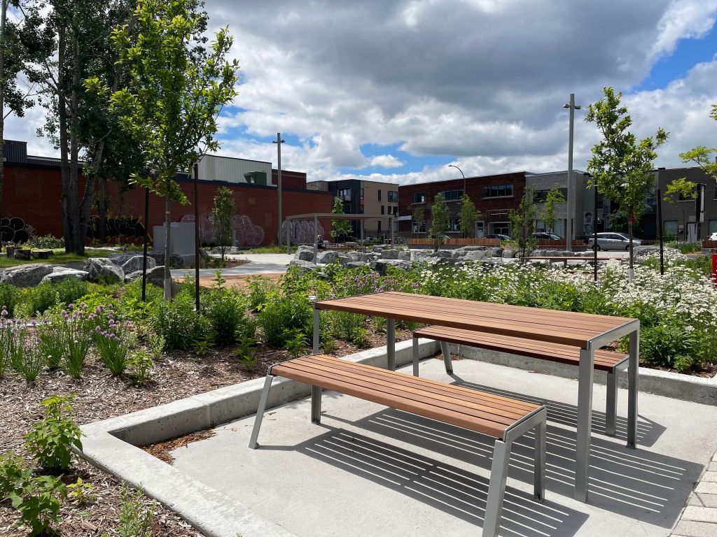 Espaces bureaux de style loft � louer-District Beaumont-6855 de l'�p�e