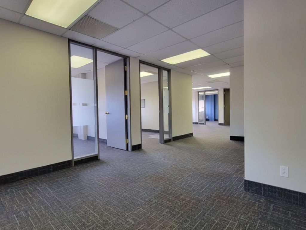 BUREAU � STE-FOY - 2954 BOUL. LAURIER