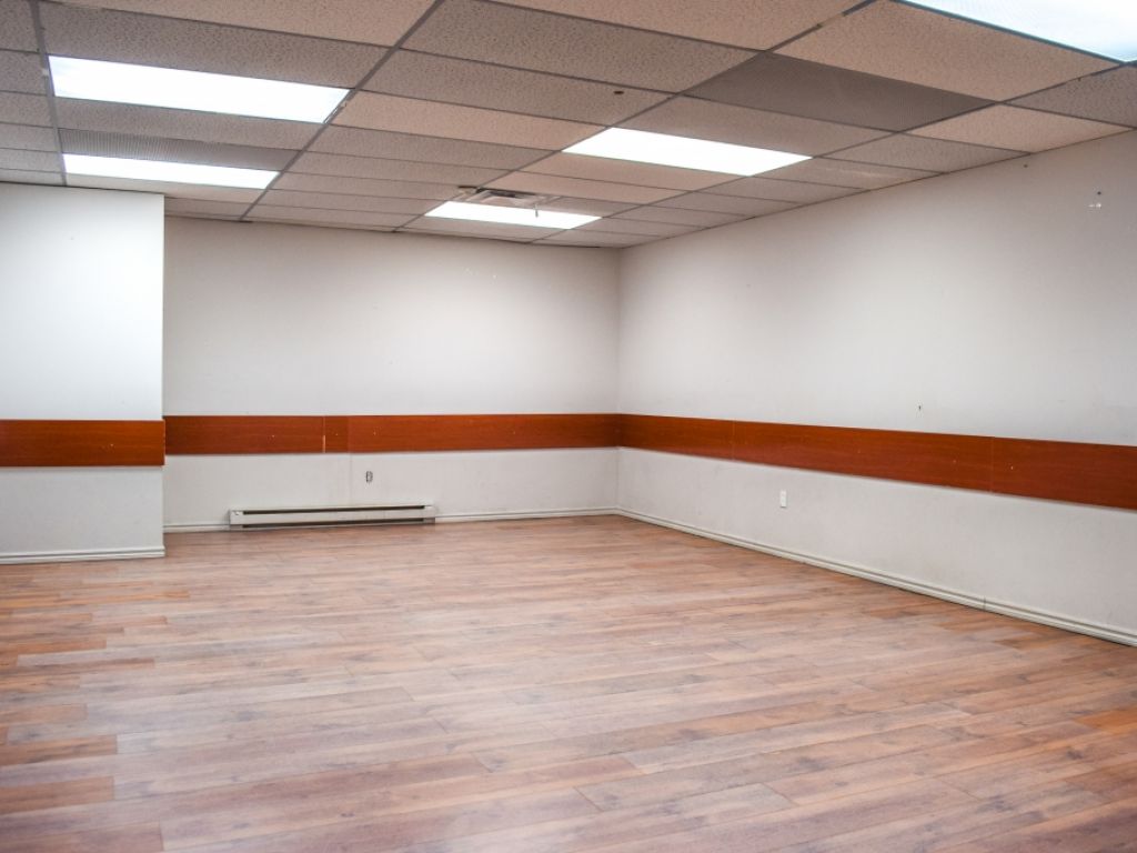 Espaces bureaux � louer en face du Mail Champlain