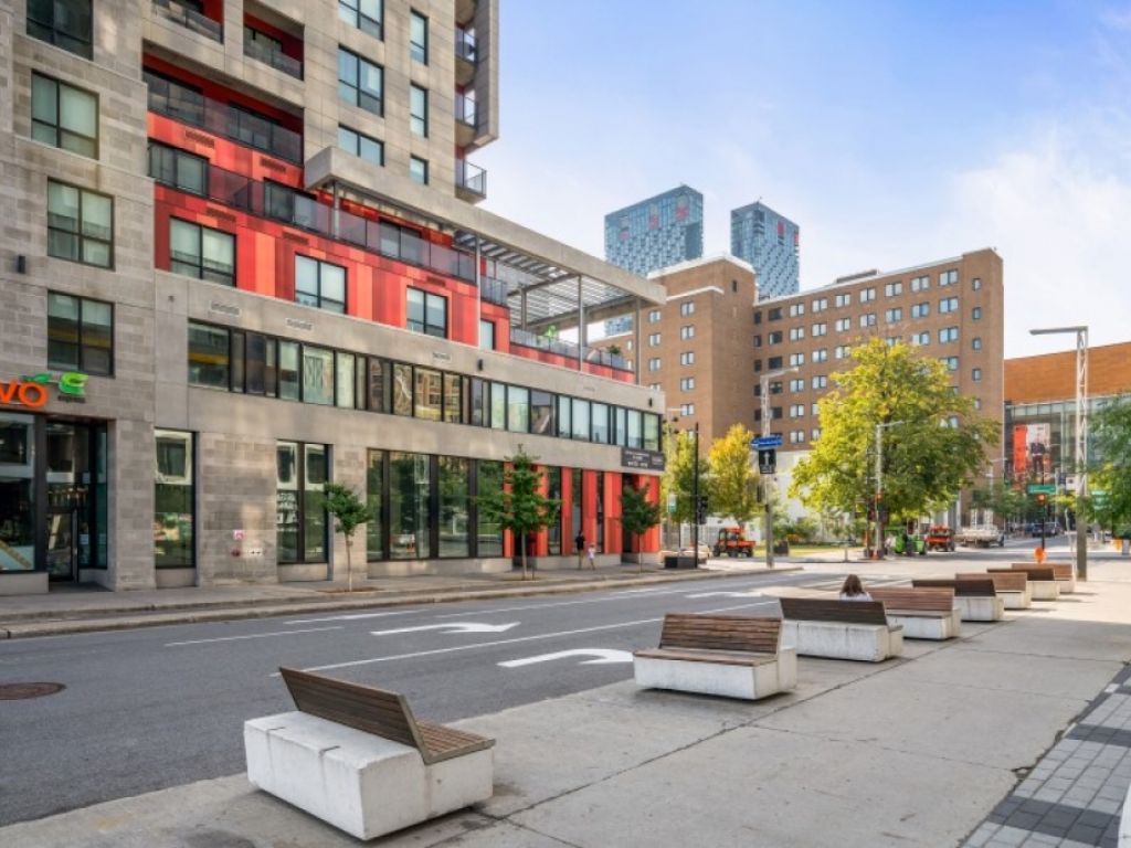 Espace commercial de coin � louer Quartier des spectacles