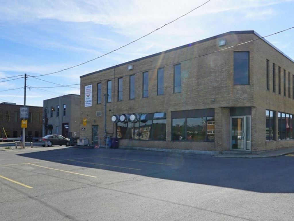 220 boulevard Cur�-Labelle, bureau 200