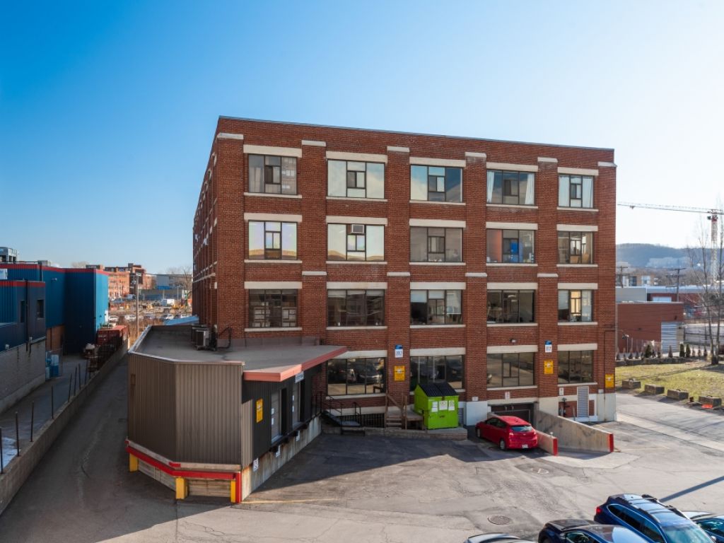 Espaces bureaux et industriels � louer-District Beaumont-6833 De L'�p�e