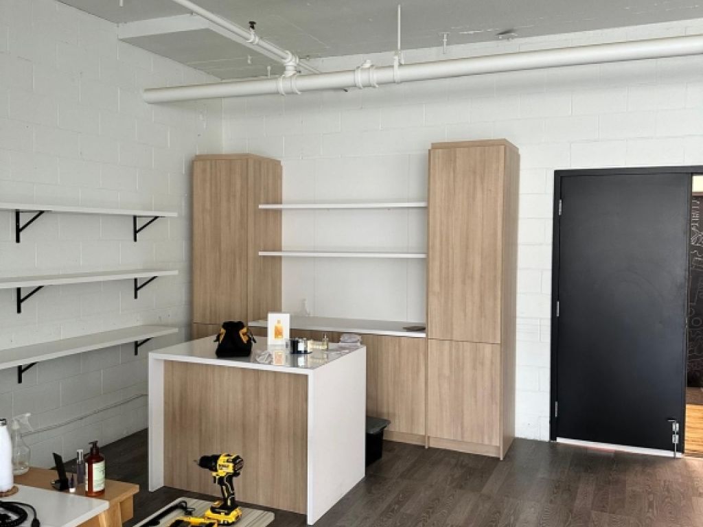 Chabanel | Commercial Space 2100pc - Office/Showroom - Ground Floor - Private Loading Dock