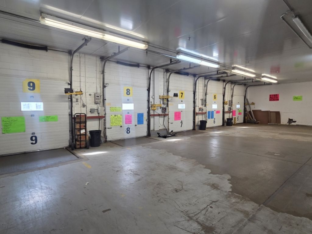 Local industriel � louer � Saint-Augustin-de-Desmaures � 60, rue d�Anvers, locaux 1-2-3-4-5