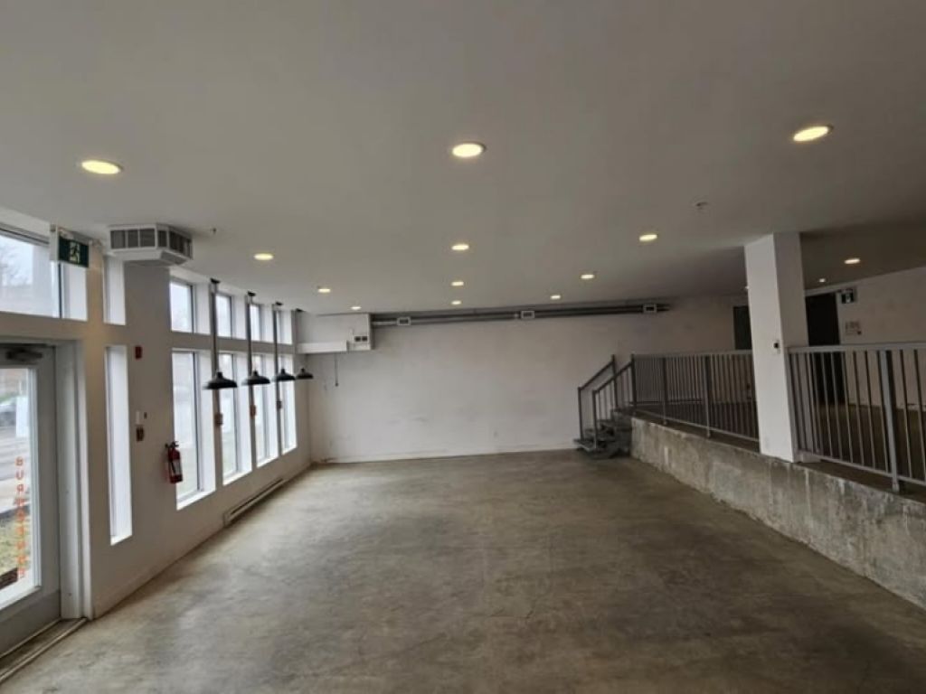 Local commercial � louer - 440 bd Charest Ouest