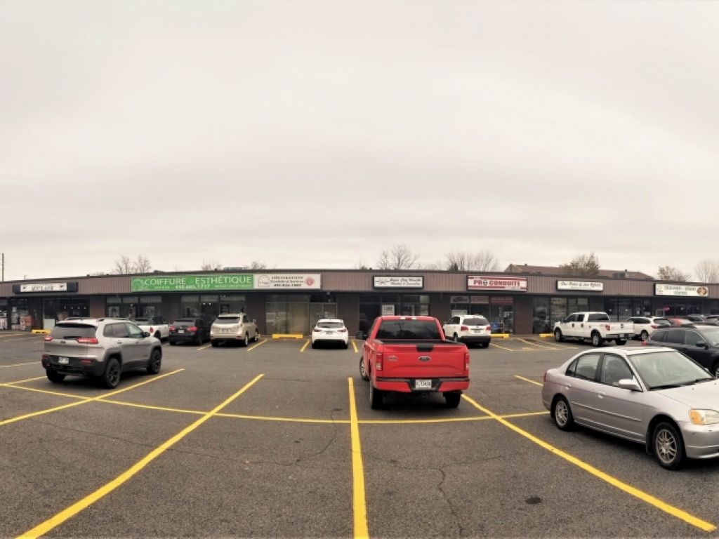 Local de 1200 pi2 � louer -- Sainte-Julie