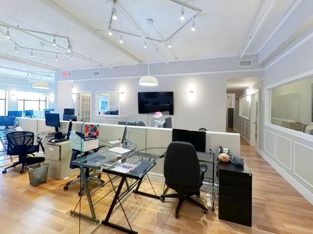 Bureau haut de gamme � sous-louer � Saint-Roch