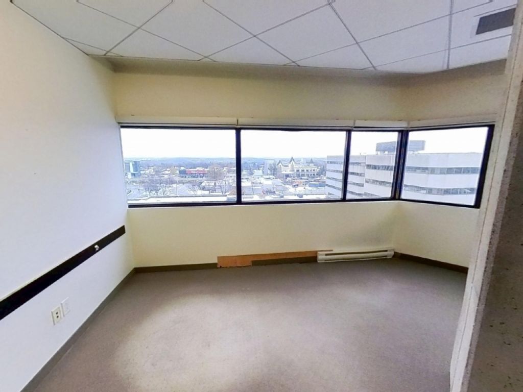 Espace de bureaux moderne � Place Iberville II