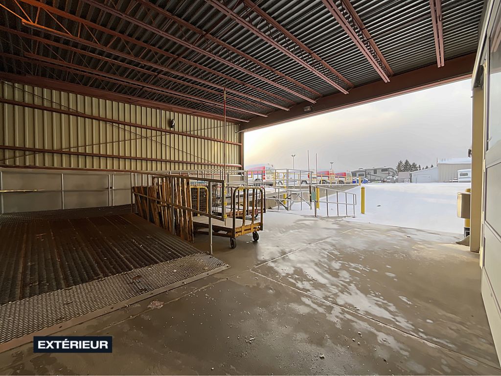 Industrial/Commercial space for lease - Jonqui�re - 400 to 10,500 ft2 