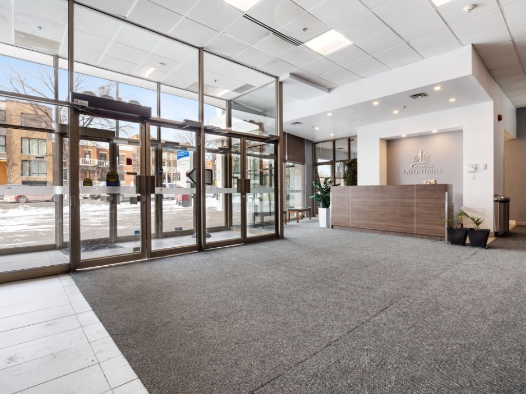 SOUS-LOCATION � PETIT BUREAU CL� EN MAIN