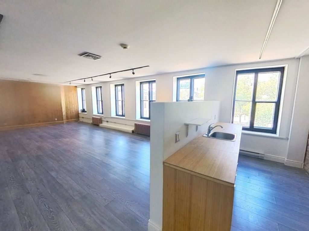 Bureau � louer � Saint-Roch � 707, rue Saint-Vallier Est, local 202