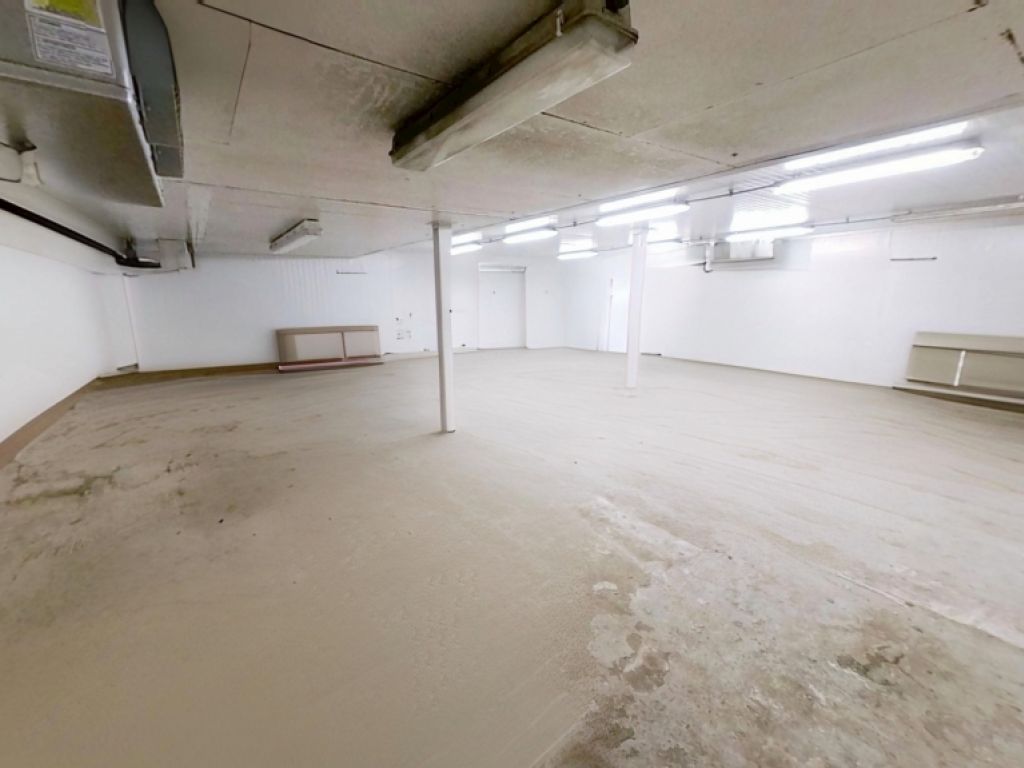 LOCAL 602 - LOCAL INDUSTRIEL � NEUVILLE