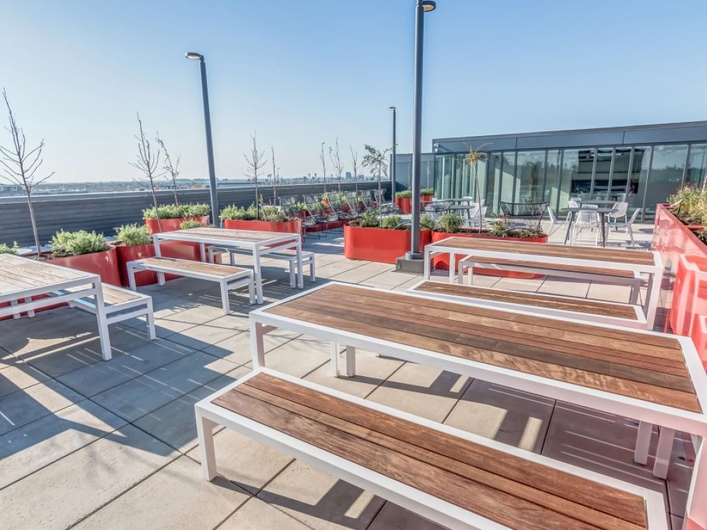 Espace de bureau neuf � louer au Mile-Ex 