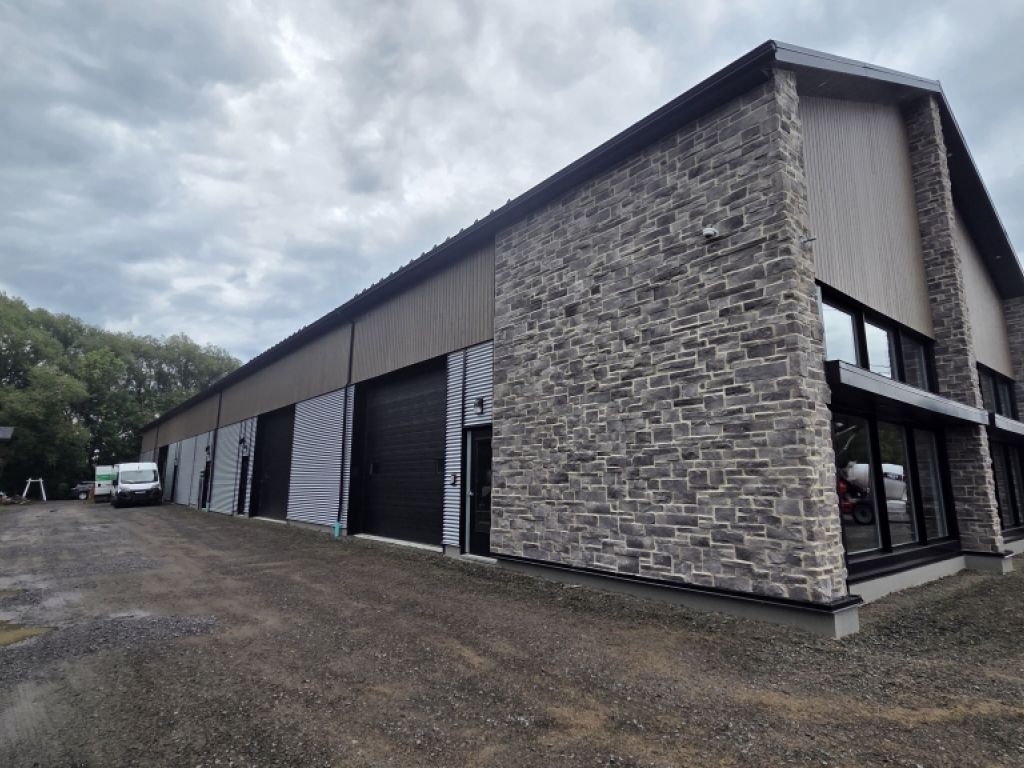 Local commercial/industriel - Ch�teau-Richer