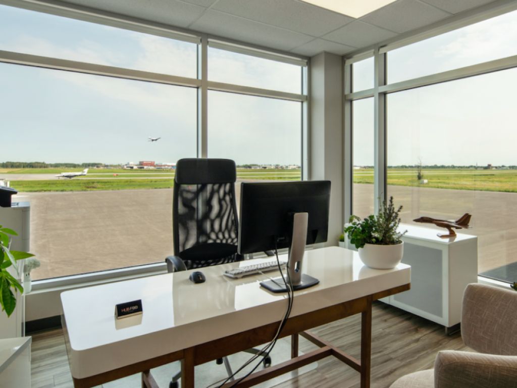 Bureaux � louer - HUB FBO - A�roport YHU, MET Montr�al