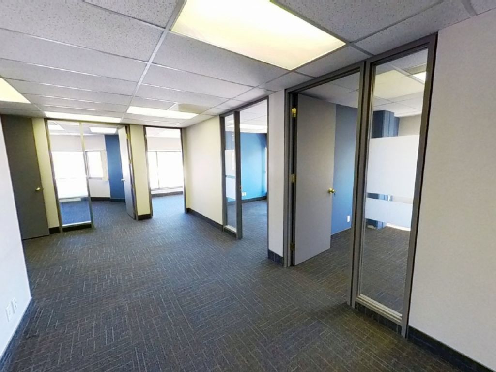 BUREAU � STE-FOY - 2954 BOUL. LAURIER