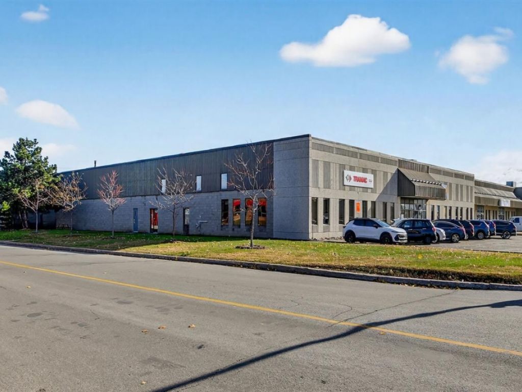 Espace industriel � louer - 3421 Boul. Industriel