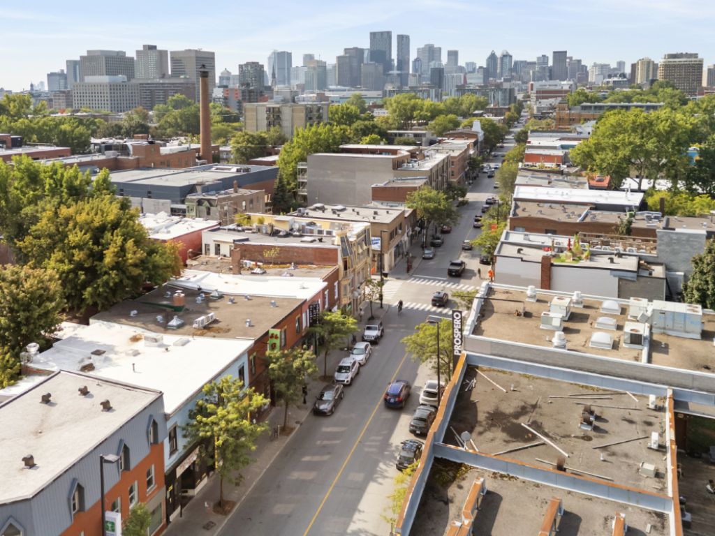 COMMERCIAL SPACE FOR RENT