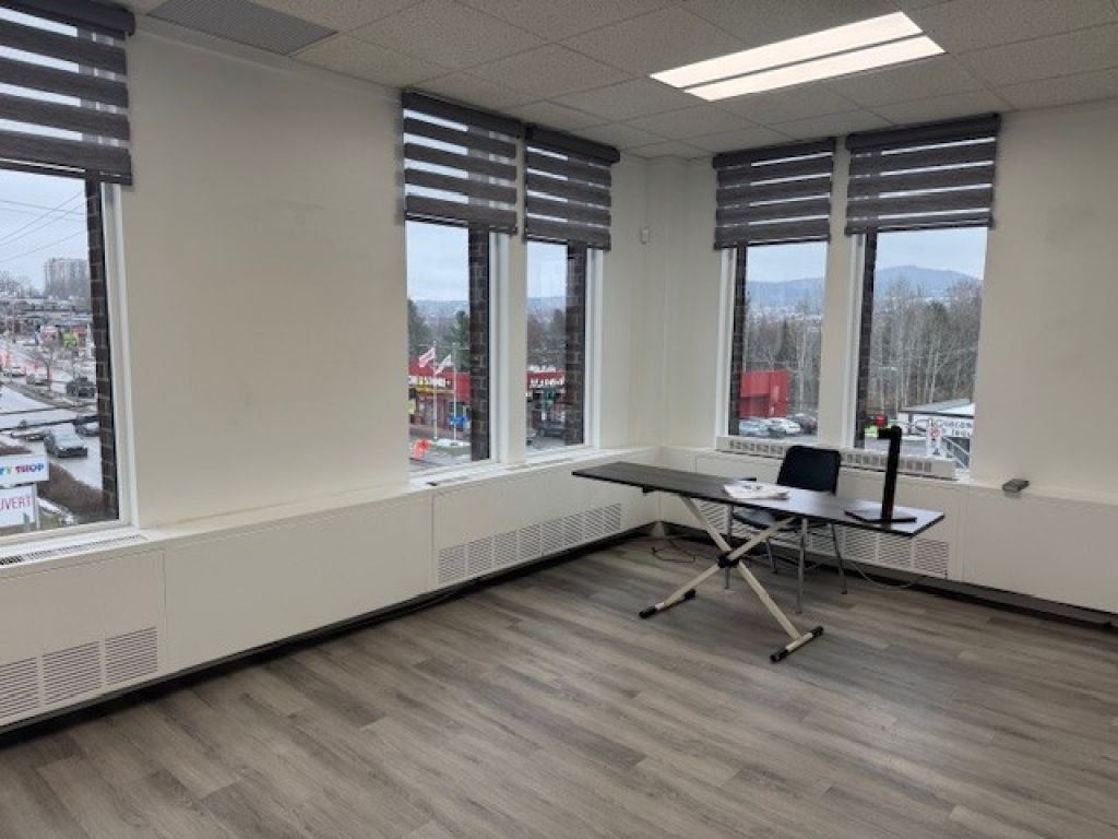 Superbe local de 1149 pc situ� au 2e �tage