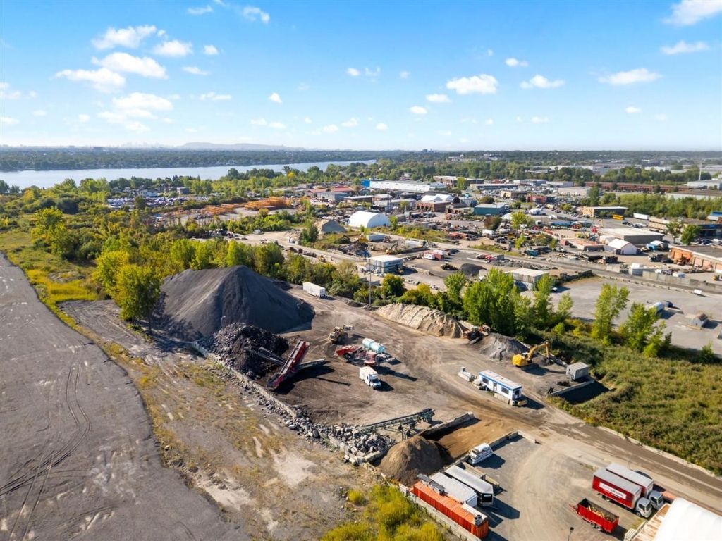 Terrain industriel � louer � 1362 Mont�e Masson, app. OP2, Laval (Duvernay)