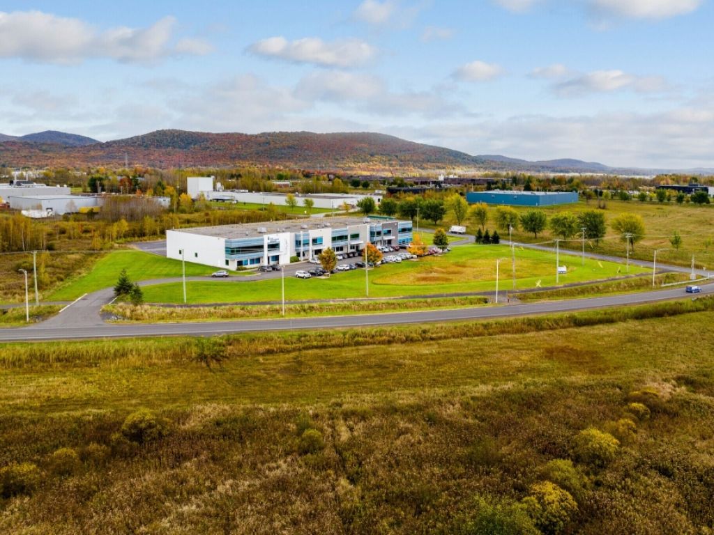 Espace Industriel � louer Bromont, 1400 Innovation