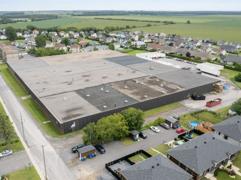 Espace industriel et commercial � louer � accessibilit� et flexibilit� au c�ur de la Mont�r�gie