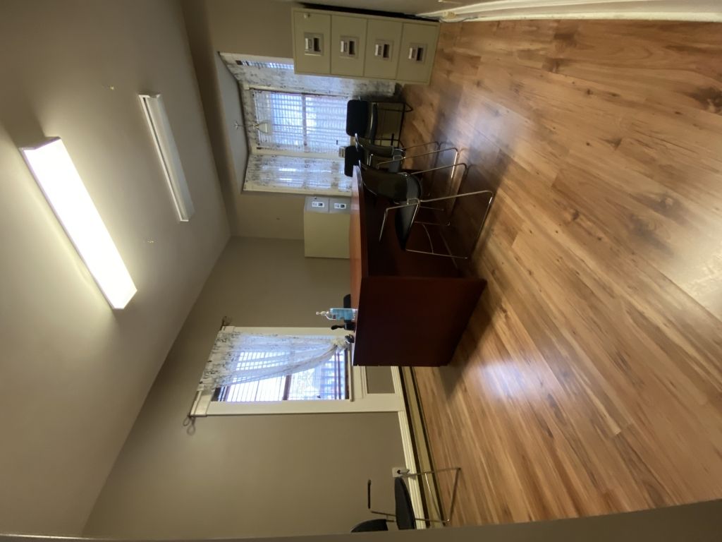 Local commercial-bureaux-magasins � louer au coeur de Sutton 