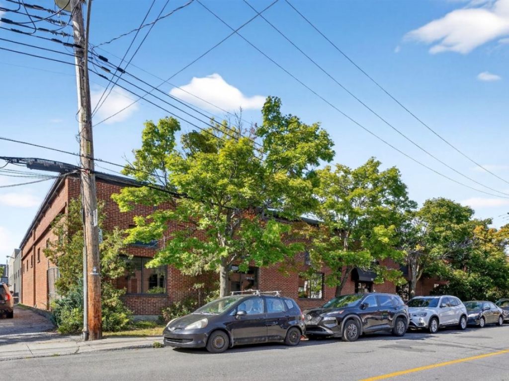 Immeuble industriel � vendre ou � louer � 9700 Rue Clark, Montr�al (Ahuntsic-Cartierville)