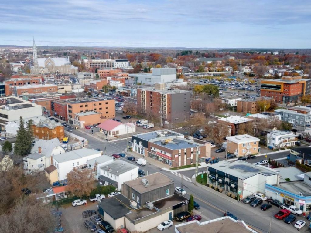 Immeuble � vendre |  Bureau � louer Centre-ville St-J�r�me