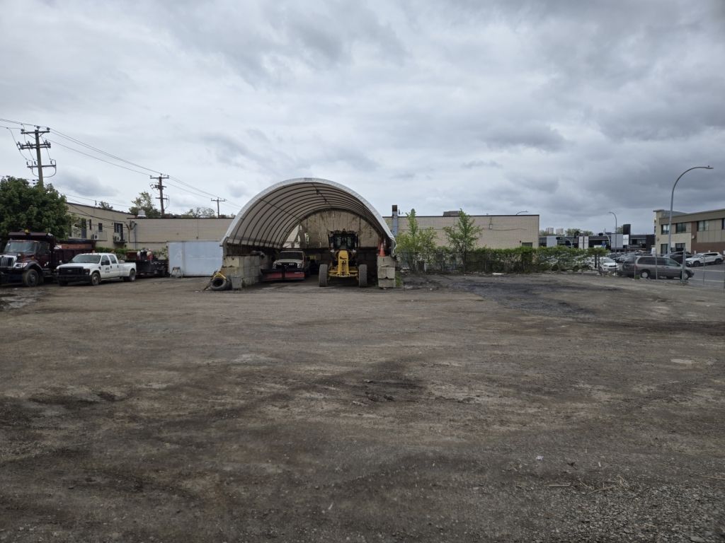 Terrain/Garage/Bureau industriel