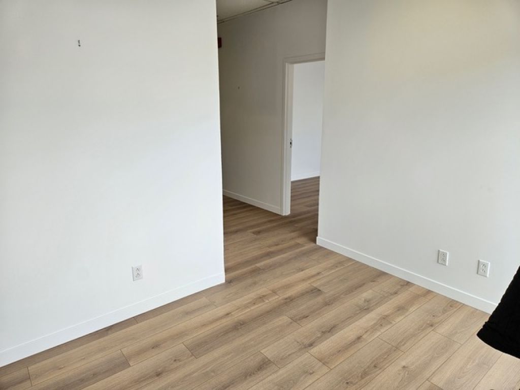 Local commercial � louer - Longueuil