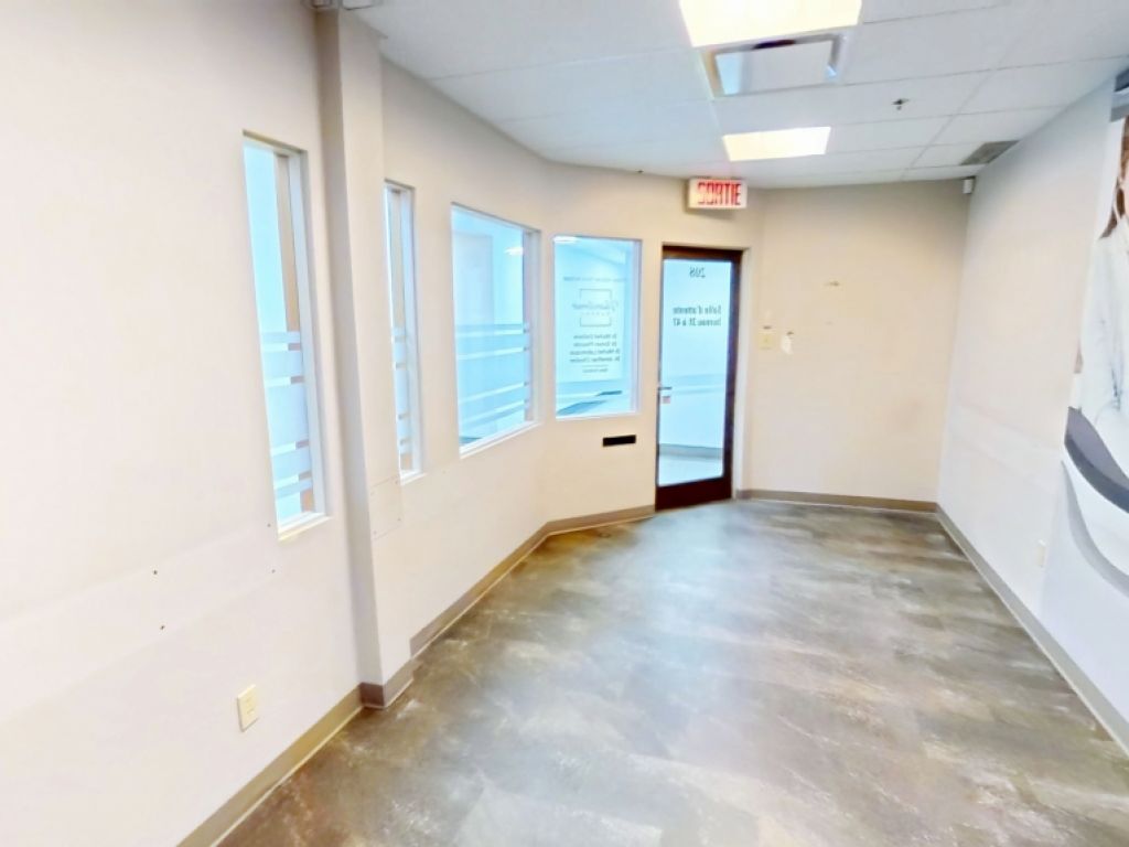 Local de bureau � louer � Vanier � 303, boulevard Pierre-Bertrand, local 208