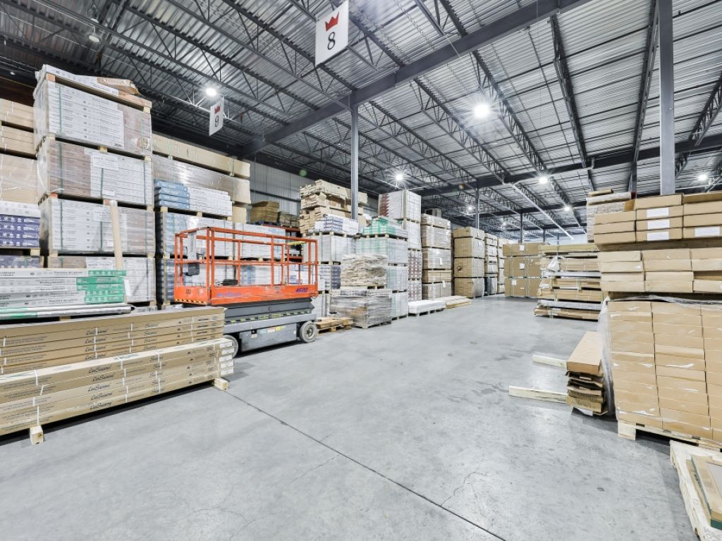 ESPACE COMMERCIAL / INDUSTRIEL � LOUER 