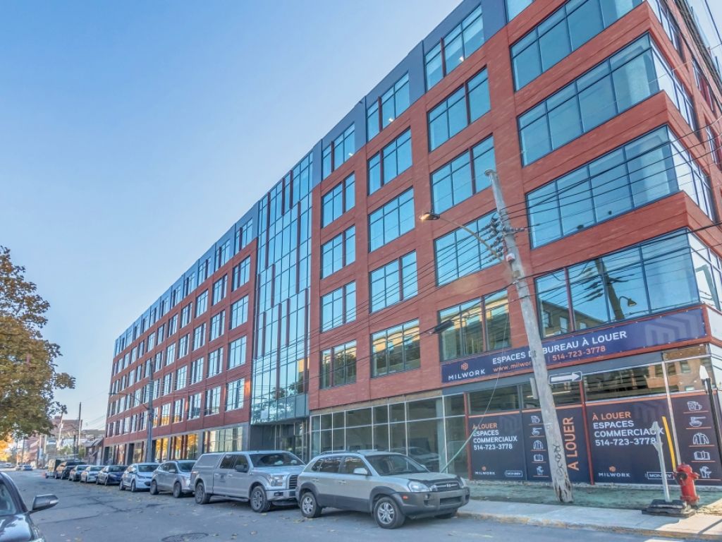 Espace de bureau neuf � louer au Mile-Ex 