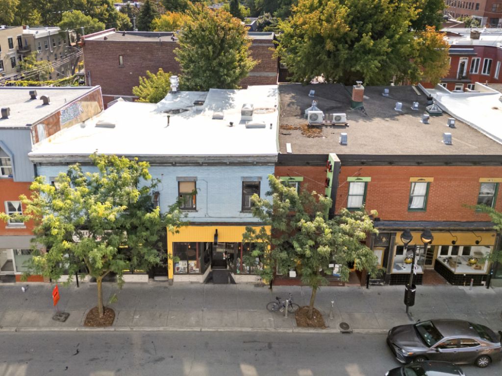 COMMERCIAL SPACE FOR RENT