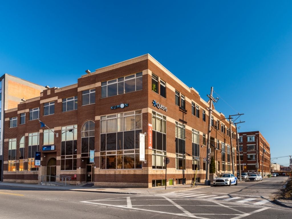 Espaces bureaux de style loft � louer-District Beaumont-6855 de l'�p�e