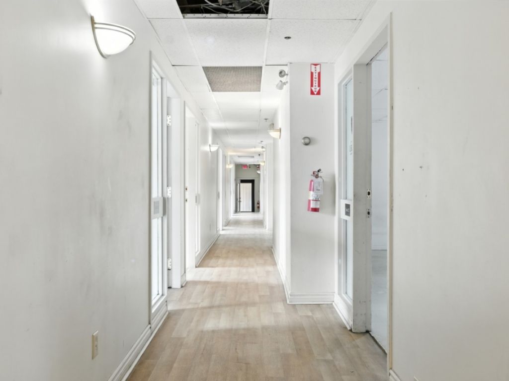 LOCAL COMMERCIAL � LOUER - LAVAL