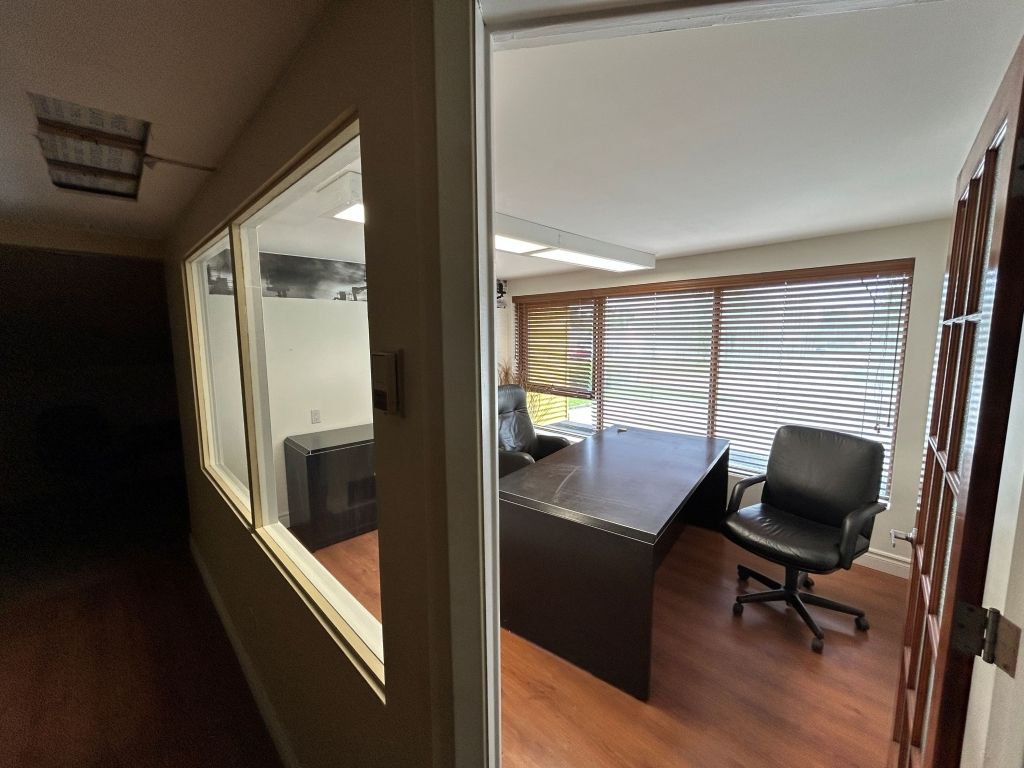 LOCAL � LOUER INDUSTRIEL - SAINT-ANSELME