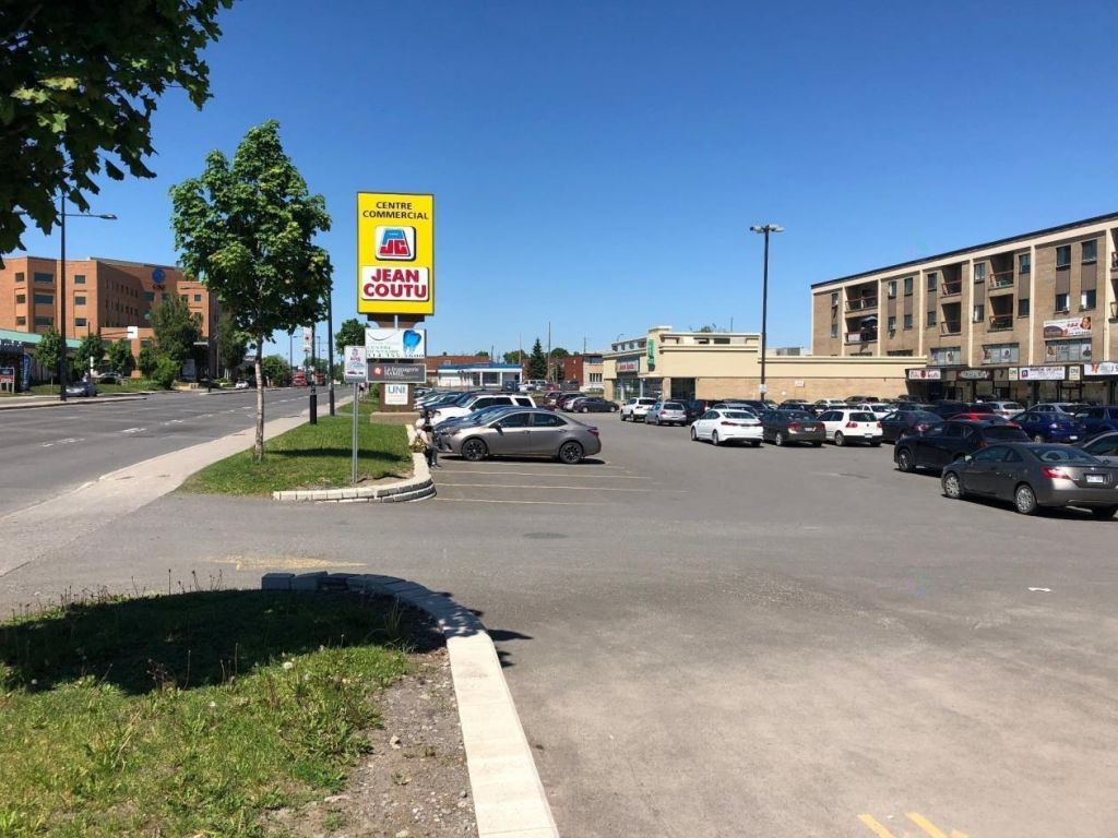 Large office space on 2nd floor 2,900 sqft Montreal Mercier