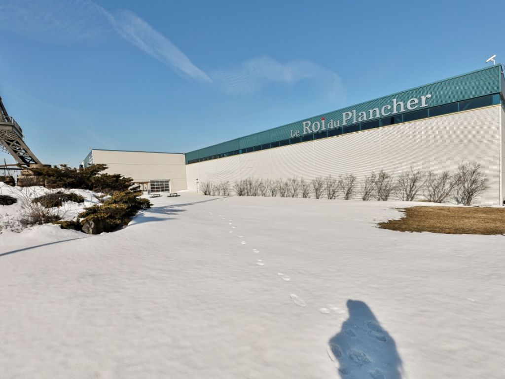 ESPACE COMMERCIAL / INDUSTRIEL � LOUER 