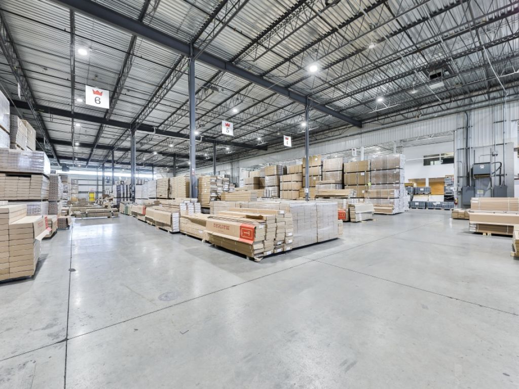 ESPACE COMMERCIAL / INDUSTRIEL � LOUER 