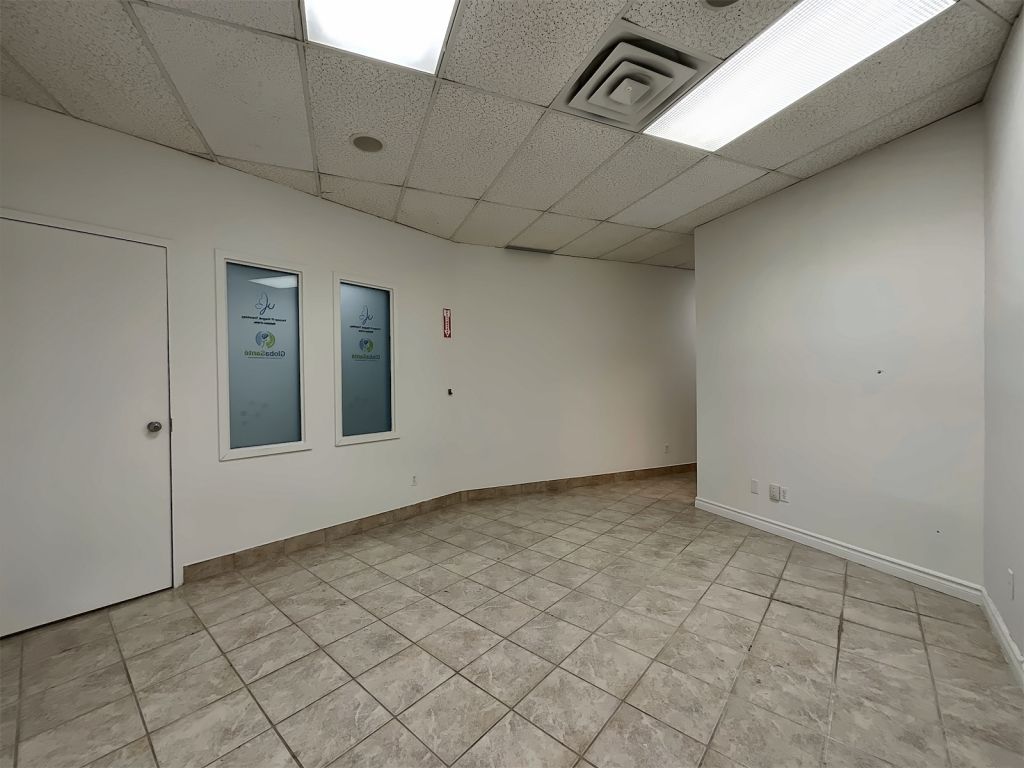 BUREAUX � LOUER - SUPER ACHALAND�