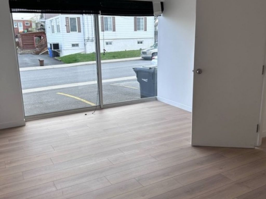 Local commercial � louer - Longueuil