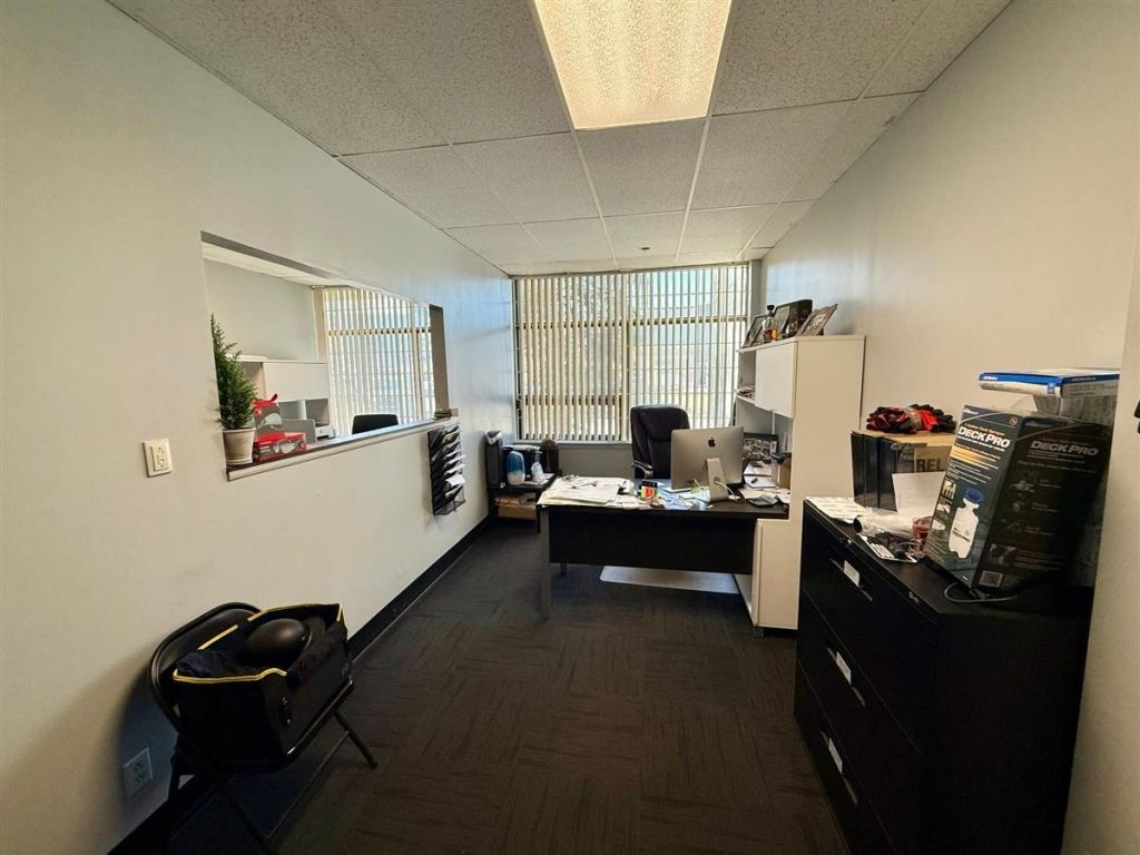 Espace industriel � louer - 1275 Rue Bergar