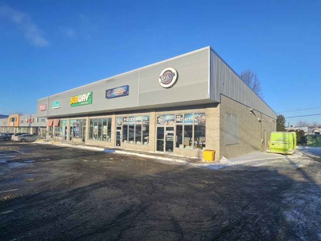 LOCAL COMMERCIALE 1700PC - RUE SEIGNEURIALE BEAUPORT