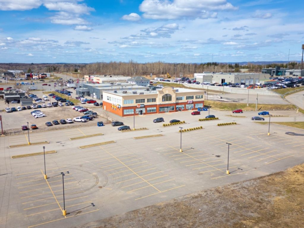 Locaux commerciaux / Bureaux NEUFS ou EXISTANTS � louer au 200 rue Commerciale, Donnacona.